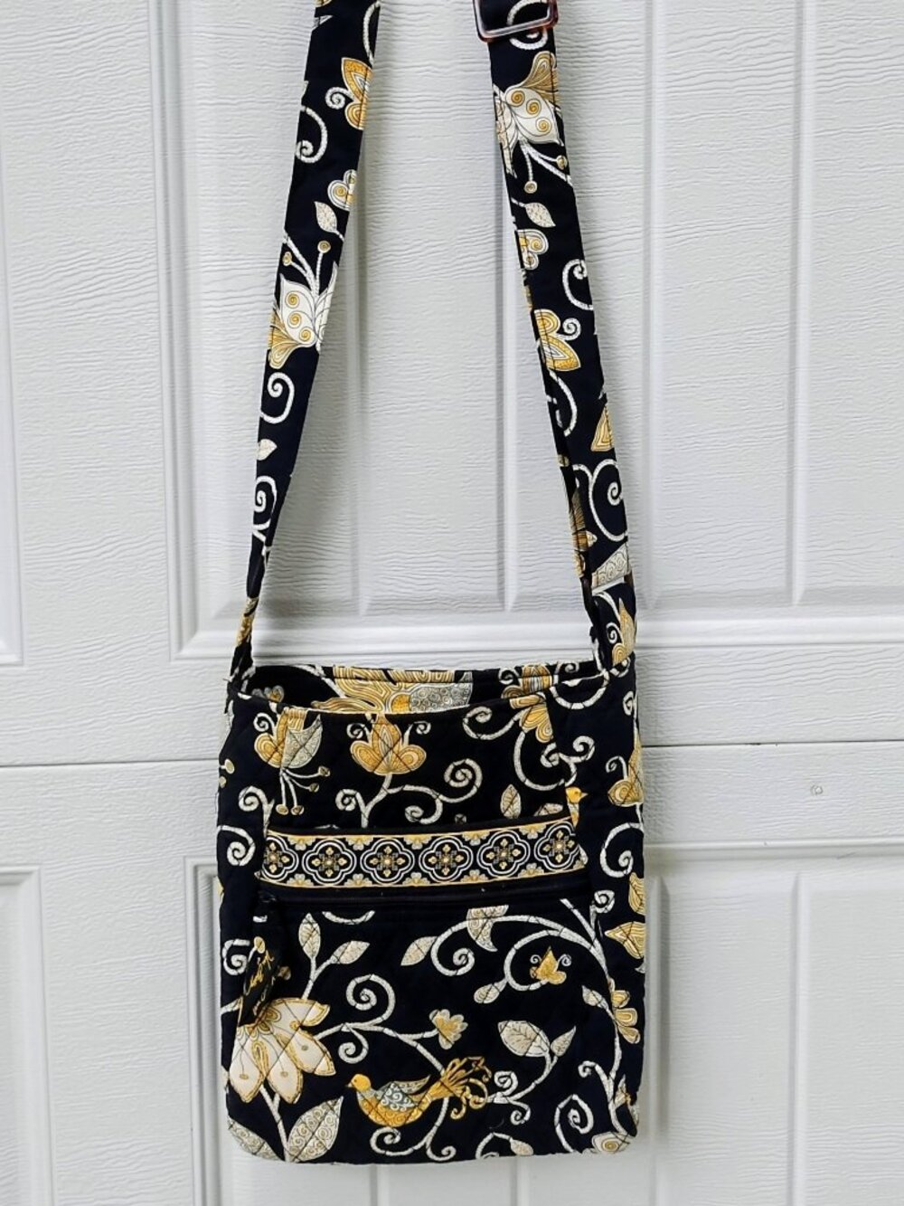 Vera Bradley Quilted Crossbody Bag. Black, Gold, Adjust. Strap, Zipper Closure
